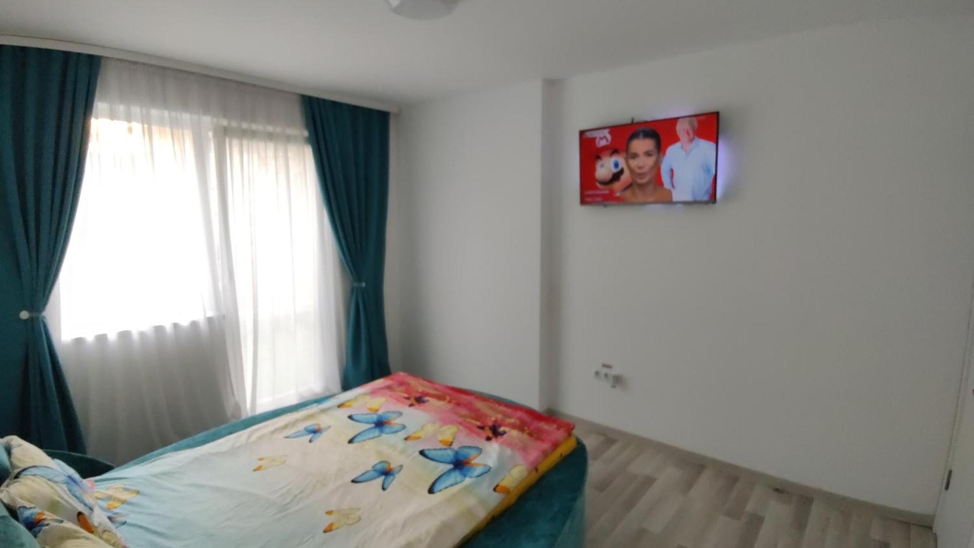Apartament cu terasa Carrfour/Atelierul de pizza Floreşti Esterno foto