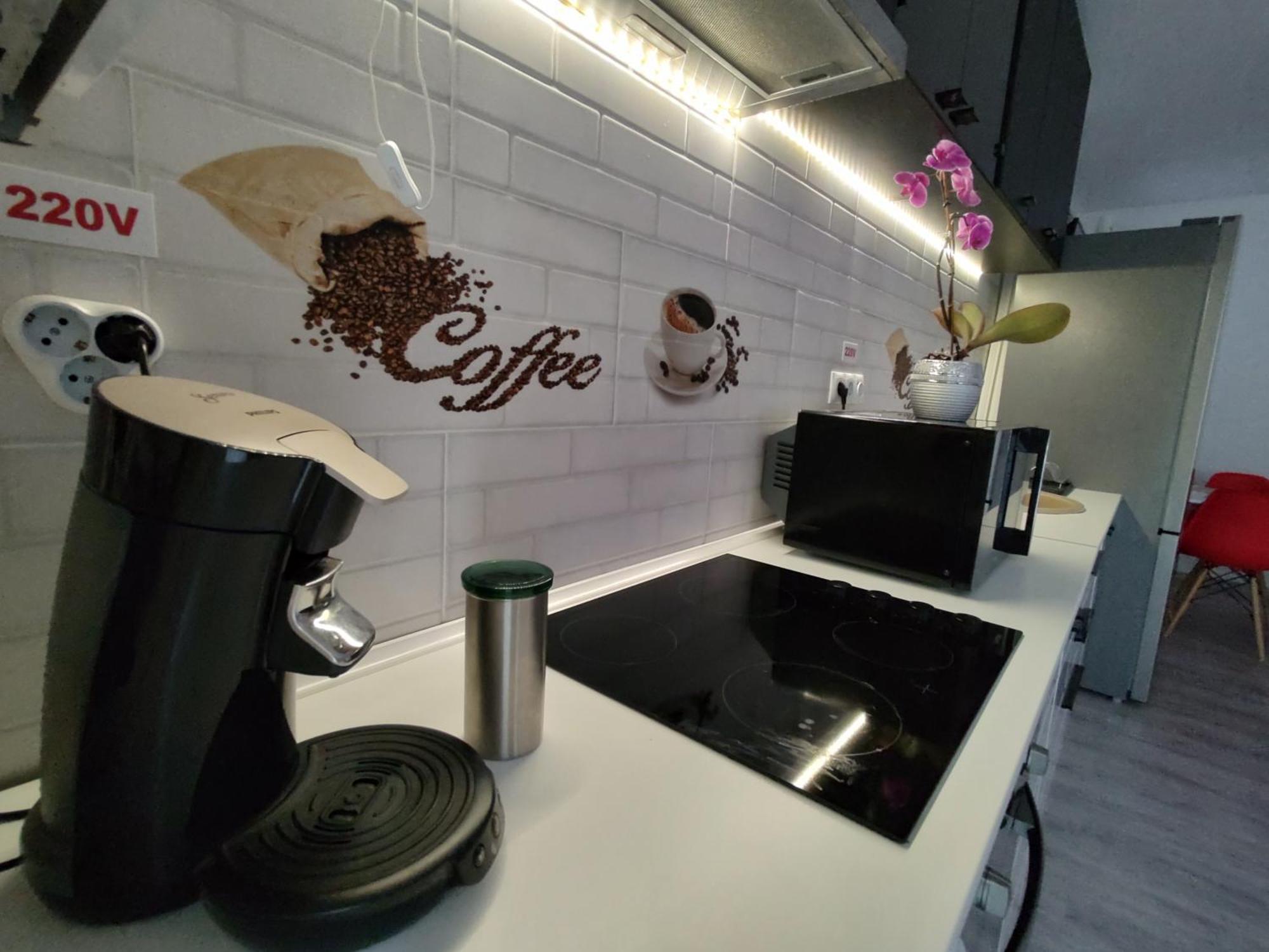 Apartament cu terasa Carrfour/Atelierul de pizza Floreşti Esterno foto