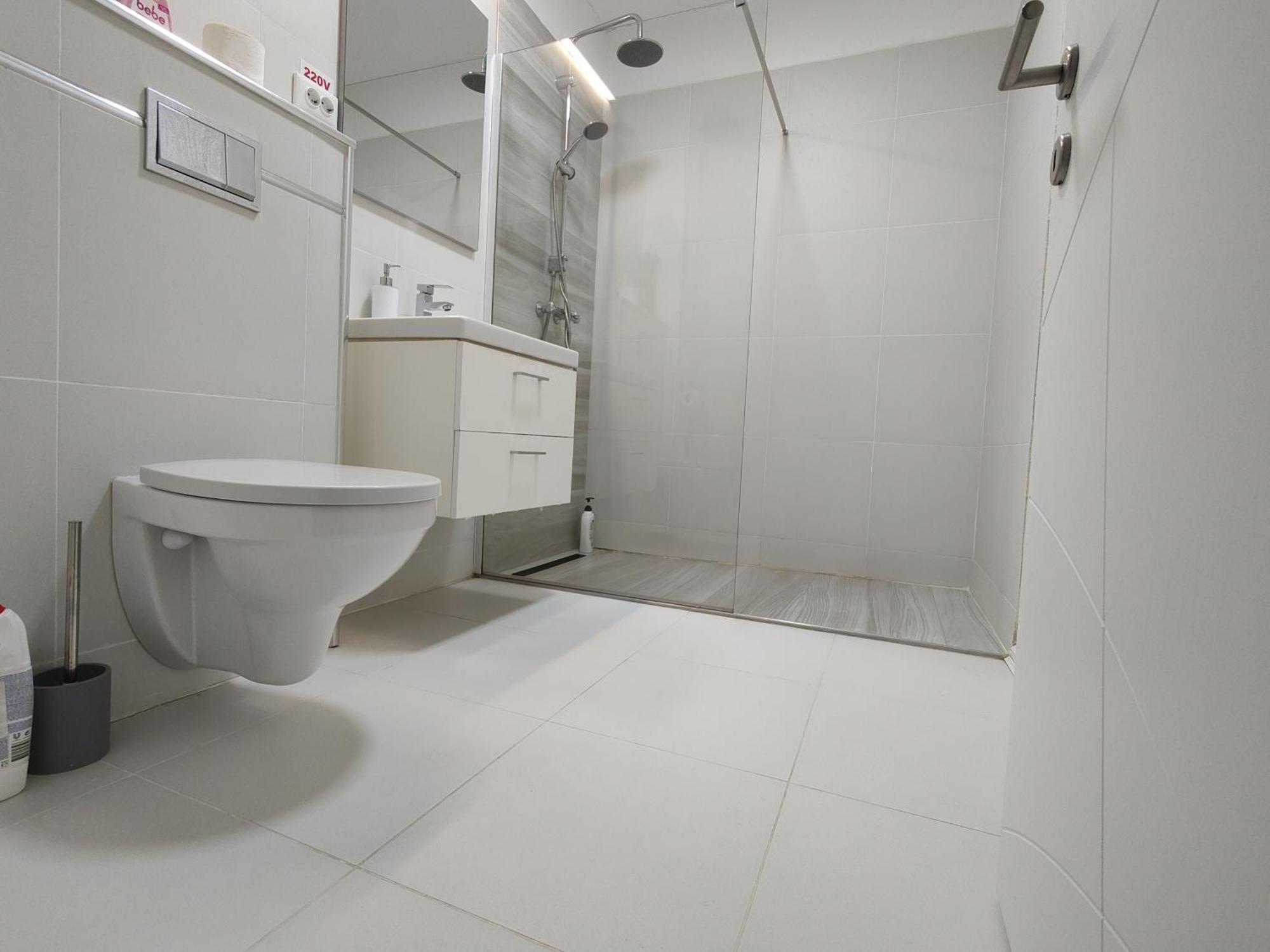 Apartament cu terasa Carrfour/Atelierul de pizza Floreşti Esterno foto